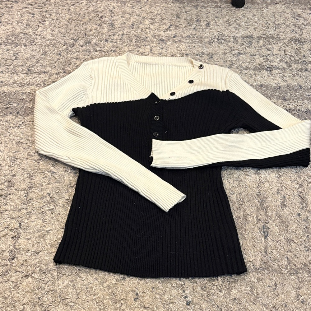 Commense Asymmetrical Black and White  Ribbed Knitwear